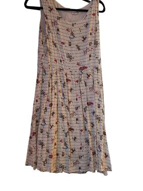 Women’s Cream Alice in wonderland  Sleeveless Skirted Dress size medium